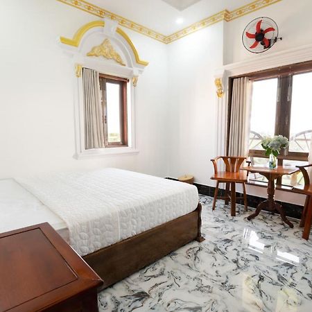Little Saigon Hotel Chau Doc Exterior photo